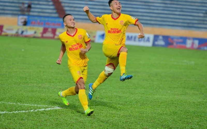 Soi kèo Nam Định vs Bình Dương lúc 18h00 ngày 3/7/2022