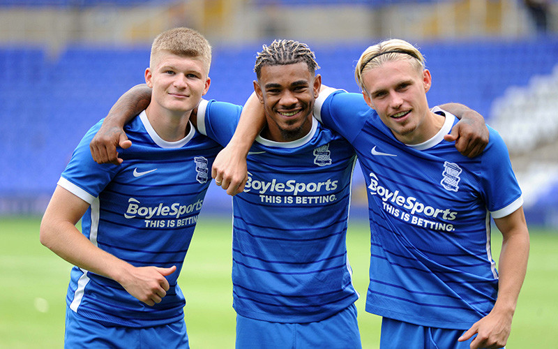 Soi kèo Norwich vs Birmingham lúc 1h45 ngày 10/8/2022