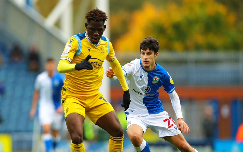 Soi kèo Reading vs Blackburn lúc 2h00 ngày 18/8/2022