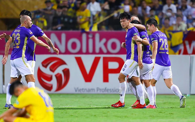 Soi kèo SLNA vs Hà Nội lúc 18h00 ngày 26/8/2022