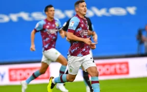 Soi kèo Burnley vs Hull lúc 1h45 ngày 17/8/2022