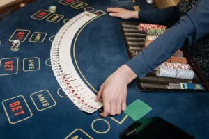Kinh nghiệm chơi poker tournament quý báu mà bạn nên biết